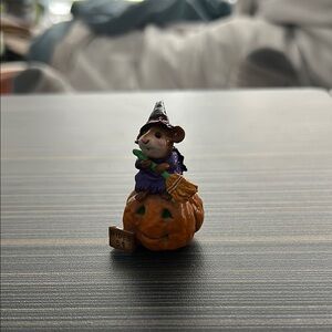 Wee Forest Folk Broom Service M-205